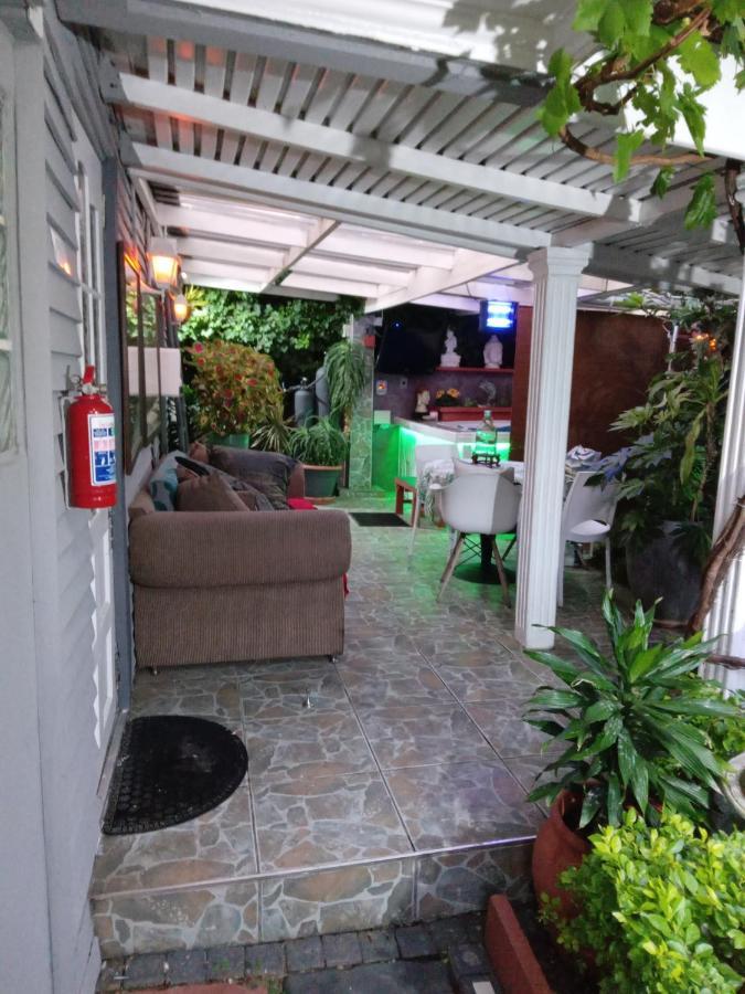 Mitchell'S Guesthouse Паров Экстерьер фото